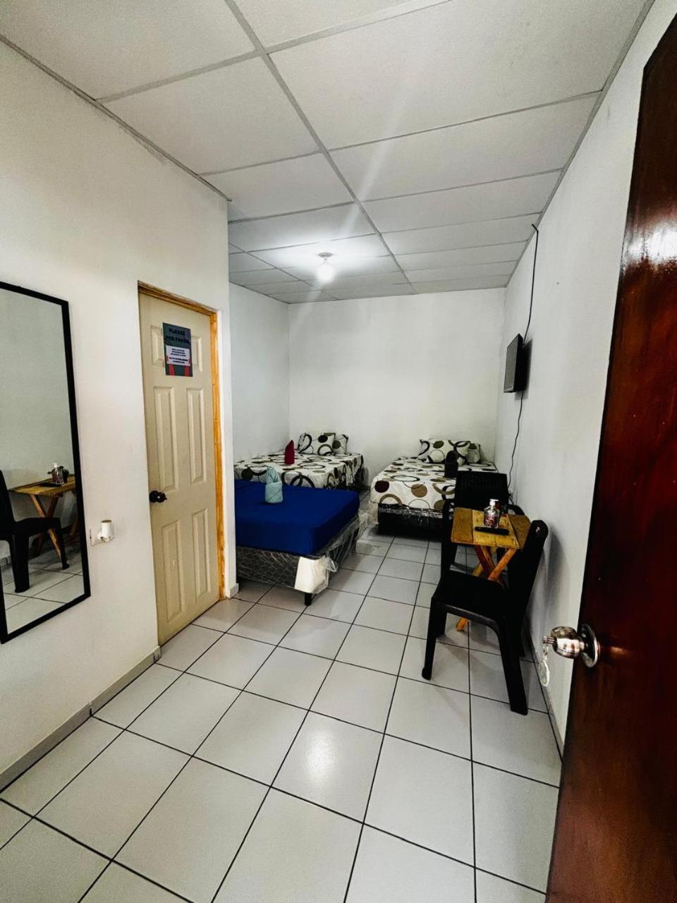 La Casona Sv Hostal Ла-Либертад Экстерьер фото